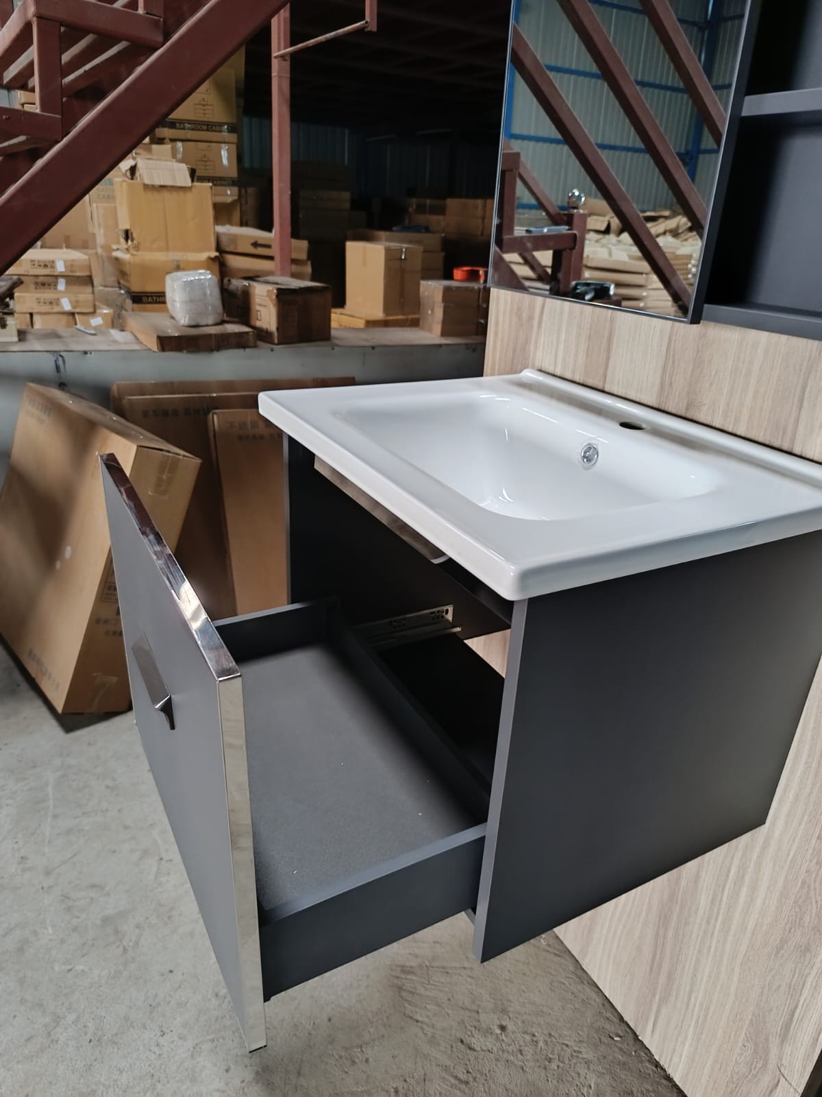 Mizmo Stainless Steel Vanity , S.S 304 , Best Quality , Black, 24″ , 600mm, 203 Model no.